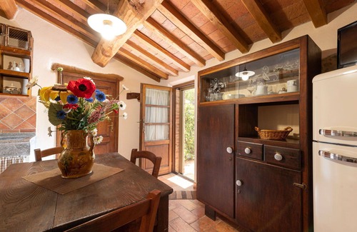 Poggi del Sasso Villa | Nice apartment in villa for 2 people with WIFI, A/C, pool, TV, patio and pets allowed