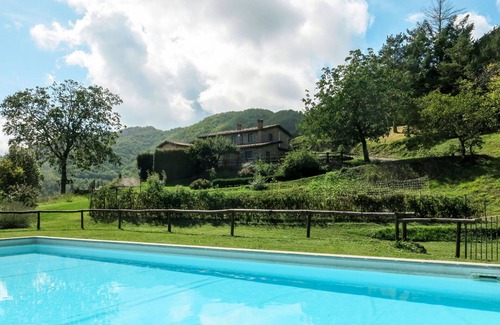 Molazzana Villa | Nice apartment in villa for 4 people with pool, WIFI, TV and terrace