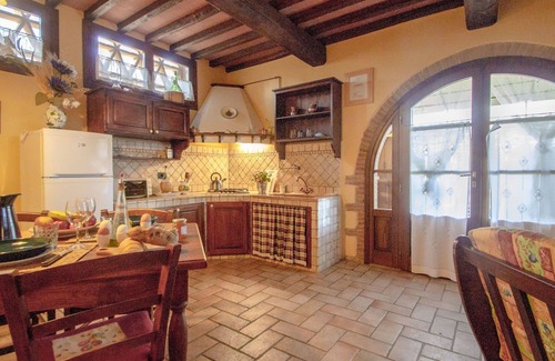 Poggiarello Villa | Nice apartment in villa with WIFI, pool, TV, terrace and pets allowed, close to San Gimignano