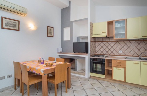 Sant'Elmo House | Nice apartment in villa for 6 people with A/C, TV, terrace and pets allowed