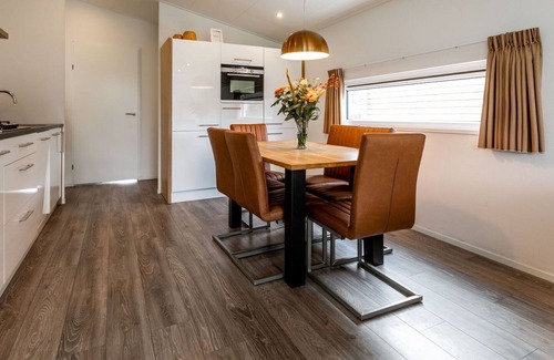 Bemelen House | Nice apartment in villa for 6 people with WIFI, A/C, pool, TV, terrace and parking
