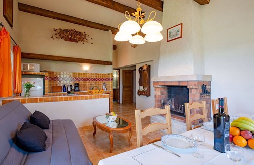 Bauduen Villa | Nice apartment in villa with WIFI, TV, balcony, pets allowed, panoramic view and parking