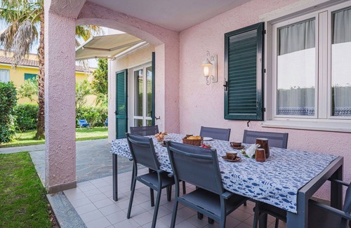 Ameglia House | Nice apartment in villa for 5 guests with WIFI, TV, terrace and pets allowed, close to La Spezia