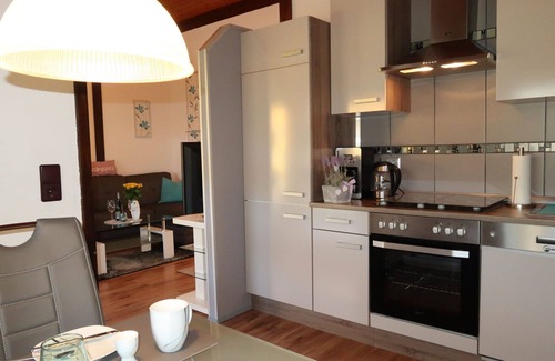 Machtlos House | Nice apartment in villa for 2 people with pool, TV, terrace and pets allowed