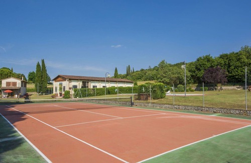 Bucine Villa | Nice apartment in villa for 7 people with WIFI, pool, TV and pets allowed