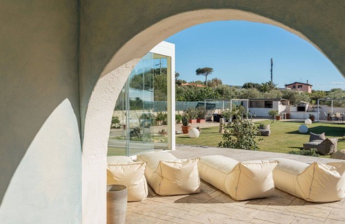 Eden Beach Villa | Nice apartment in villa for 3 guests with pool, A/C, WIFI, TV and patio