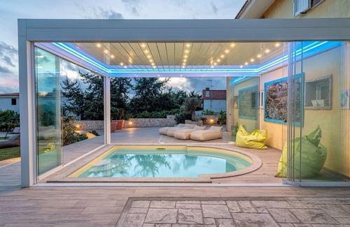 Eden Beach Villa | Nice apartment in villa for 3 guests with pool, A/C, WIFI, TV and patio