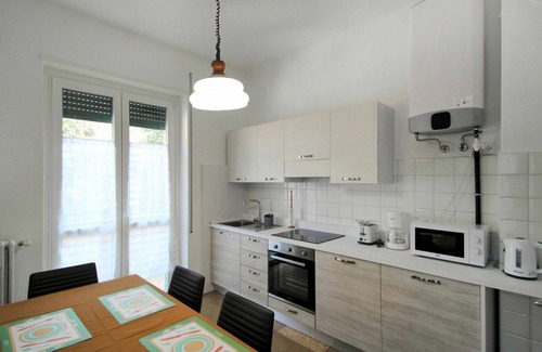 Laveno Apartment | Nice apartment for 4 people with WIFI, TV, balcony and pets allowed