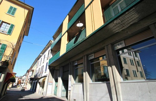 Laveno Apartment | Nice apartment for 4 people with WIFI, TV, balcony and pets allowed