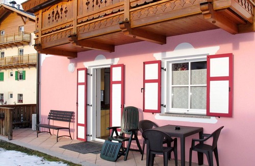 San Giovanni di Fassa Apartment | Nice apartment for 6 guests with WIFI, TV, terrace, pets allowed and parking