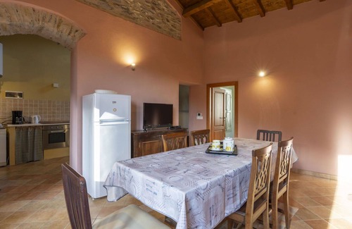 Novelli Apartment | Nice apartment for 8 people with WIFI, pool, TV, patio, pets allowed and panoramic view