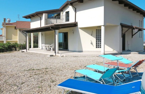 Tortoreto Apartment | Nice apartment with hot tub, WIFI, private pool, TV, terrace, pets allowed and parking