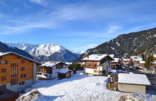 Verbier Apartment | Nice apartment next to a bus stop, 4 minutes walk from the center and all amenities, in a quiet area