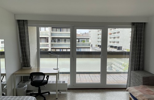 Oststadt Apartment | Nice apartment with a large balcony near the Hoepfner Castle and downtown!