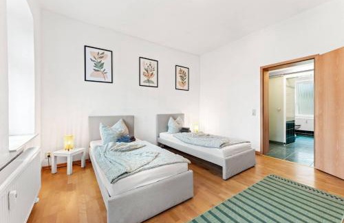 Apolda Apartment | Nice Apartment with Balcony