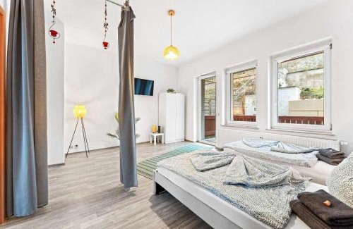 Apolda Apartment | Nice Apartment with Balcony