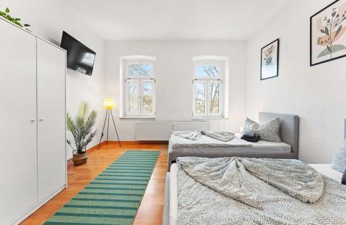 Apolda Apartment | Nice Apartment with Balcony