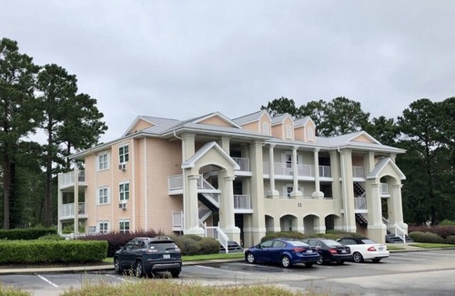 Calabash Apartment | Nice apartment with golf course view in prestigious Brunswick Golf. Fits 4.