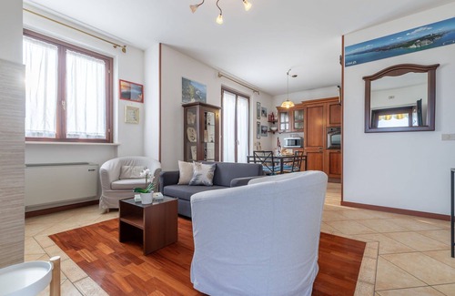 Loreto Apartment | Nice apartment with WIFI, A/C, TV, terrace, pets allowed and panoramic view, close to Porto Reca.