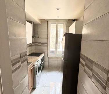 Vernier Apartment | Nice Apt - City Center, Wifi, AC, 4-5 Pers