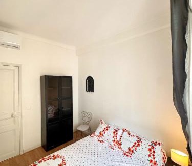 Vernier Apartment | Nice Apt - City Center, Wifi, AC, 4-5 Pers