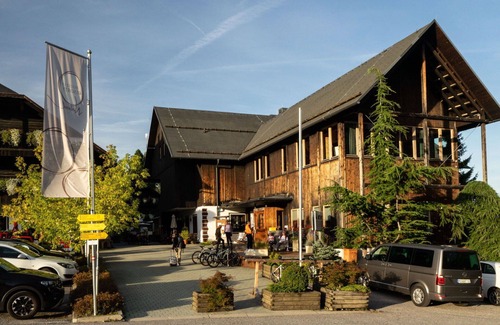 Finkenstein am Faaker See Apartment | Nice apartment for 4 guests with pool, WIFI, TV and pets allowed