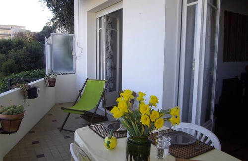Les Baumettes Apartment | Nice center, two room flat, terrace with seaview, parking space, wifi access