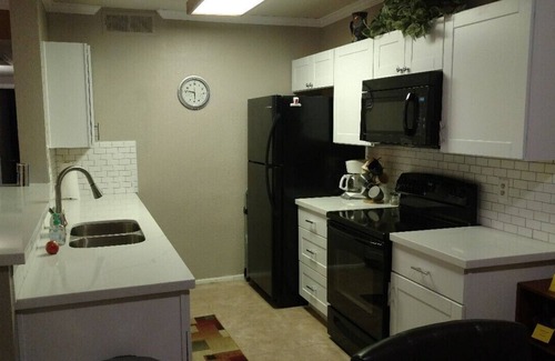Chandler Condo | Nice, comfortable, quiet, ground floor condo. UNIT #123 on Kyrene Rd.
