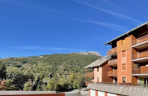Forville Apartment | Nice Cosy Apt With Balcony In Briançon