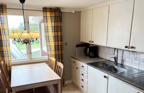 Bergkvara House | Nice cottage located close to a bay in Skäppevik I SE05046
