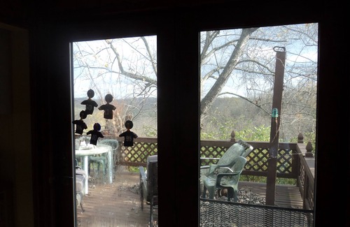 Petersburg House | NICE COUNTRY HOME THAT IS IN A PEACEFUL SURROUNDING THAT HAS PLENTY OF RELAXATIO