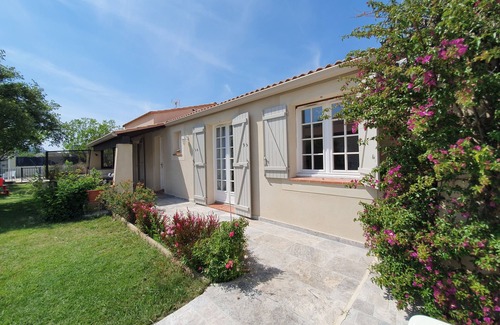 Chateauneuf-les-Martigues Villa | Nice villa with swimming pool +2 T2 for 15 people