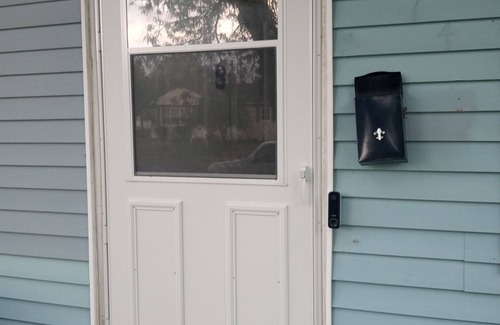 South Bend House | Nice Get away for Notre Dame guests! 3 minutes from the Airport