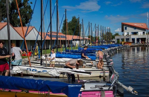 Heeg Boat Rental | Nice harbor lodge located in the marina