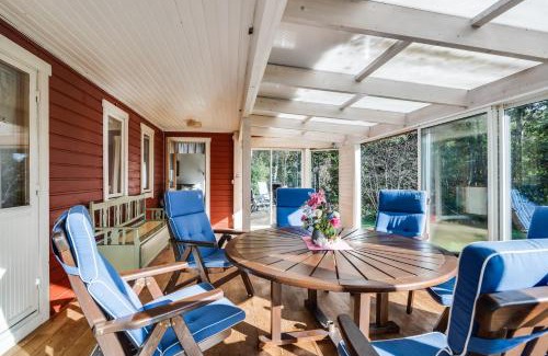 Korsveka House | Nice holiday house in Knared