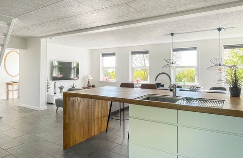 Allinge House | Nice home in Allinge with kitchen