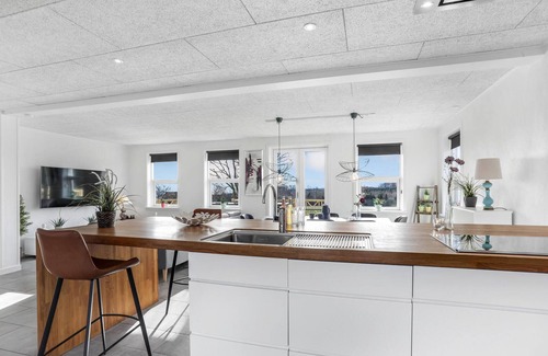 Allinge House | Nice home in Allinge with kitchen