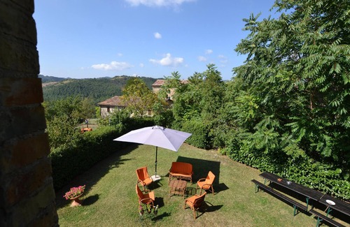 Apecchio House | Nice home in Apecchio -PU-