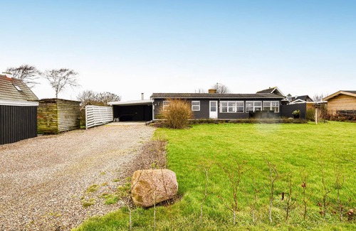 Næs House | Nice home in Assens with house sea view