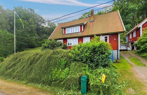 Ostra Karup House | Nice home in Båstad with kitchen