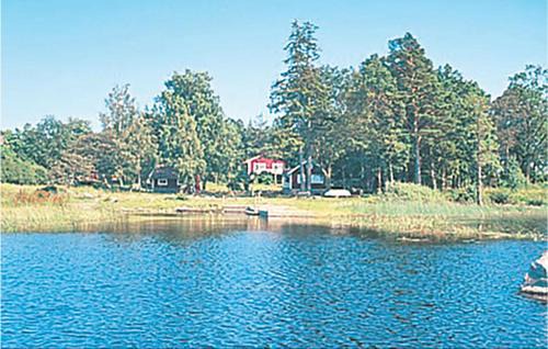 Barnebo House | Nice Home In Blomstermåla With Sauna