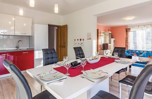Butkovici House | Nice home in Butkovici with WiFi