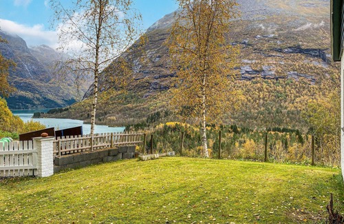 Gloppen House | Nice home in Byrkjelo with kitchen
