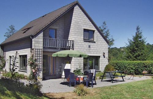 Hamoir House | Nice home in Comblinay with kitchen