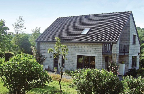 Hamoir House | Nice home in Comblinay with kitchen