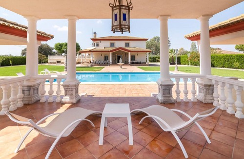 La Carlota House | Nice home in Córdoba with WiFi