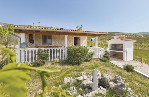 Danilo Biranj House | Nice home in Danilo with kitchen