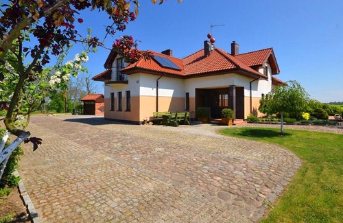 Darlowo House | Nice home in Darlowo with WiFi
