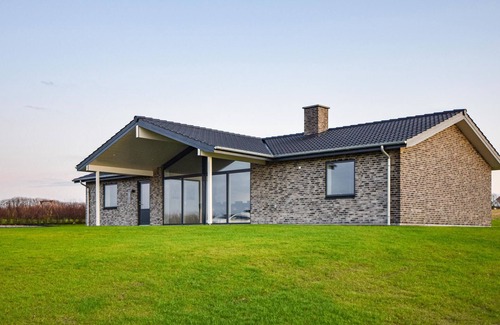 Bøjden House | Nice home in Faaborg with kitchen