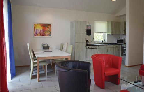 Ferienhausgebiet Hillenseifen House | Nice Home In Gerolstein-Hinterhausen